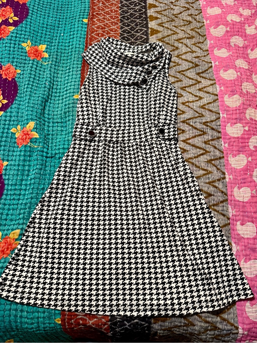 ModCloth “Coach Dress” Black and White Houndstooth A-Line Dress S